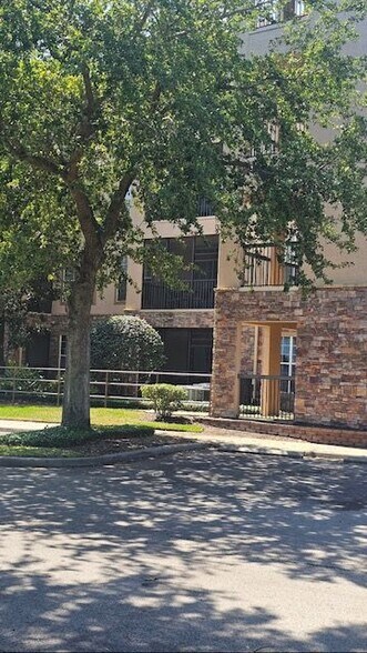 Building Photo - 8020 Tuscany Way