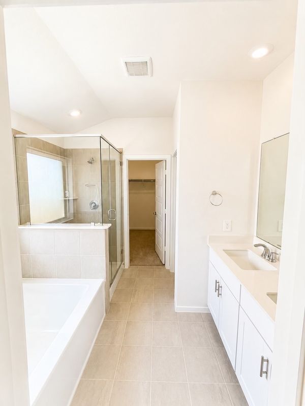 Building Photo - 8210 Blackwell Cv Dr