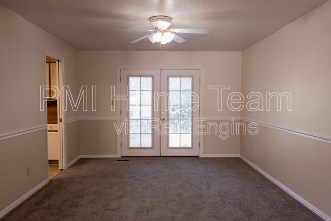 Building Photo - 5095 Taylor Ave