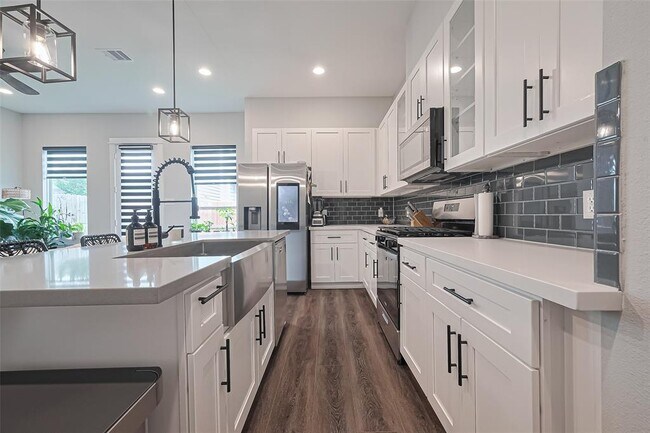 Building Photo - 8462 Berry Grn Ln