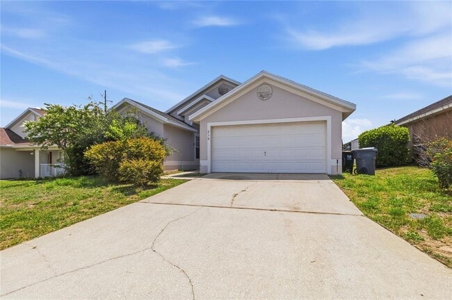 Building Photo - 210 Pine Cone Dr