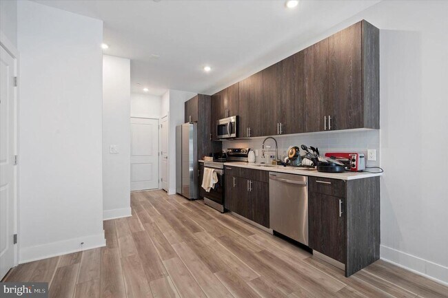 Building Photo - 3938 Haverford Ave