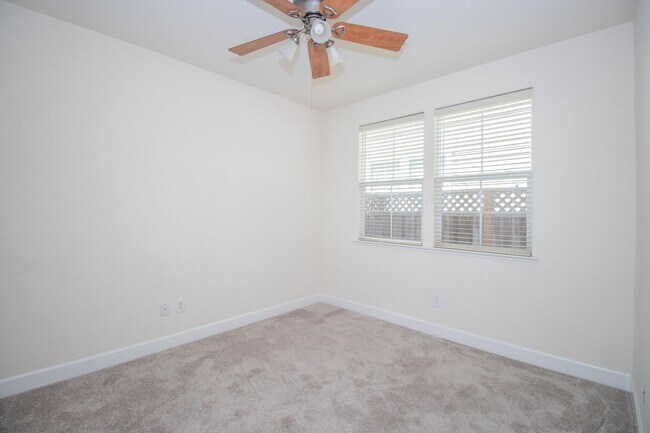 Building Photo - 4 Bedroom 3 Bathroom House | AMSI | Alexandr Metlinski