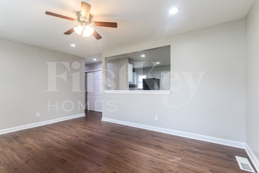 Building Photo - 3147 Keswick Rd