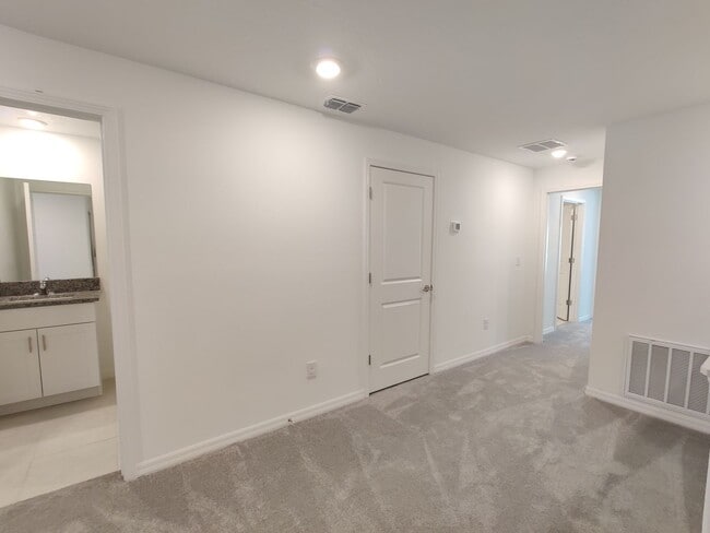 Building Photo - 21406 Darter Rd