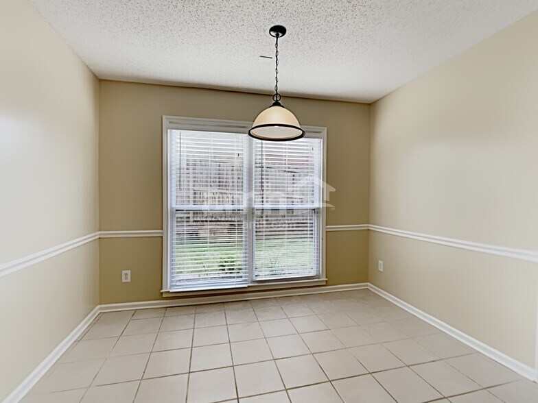 Building Photo - 6857 Briarfield Ln