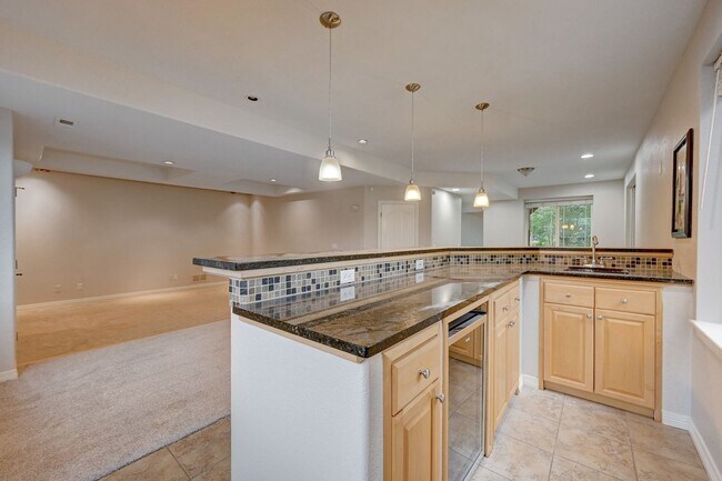 Building Photo - 5 bedroom, 4 1/2 bath, with 3 car garage in Cherry Creek School District