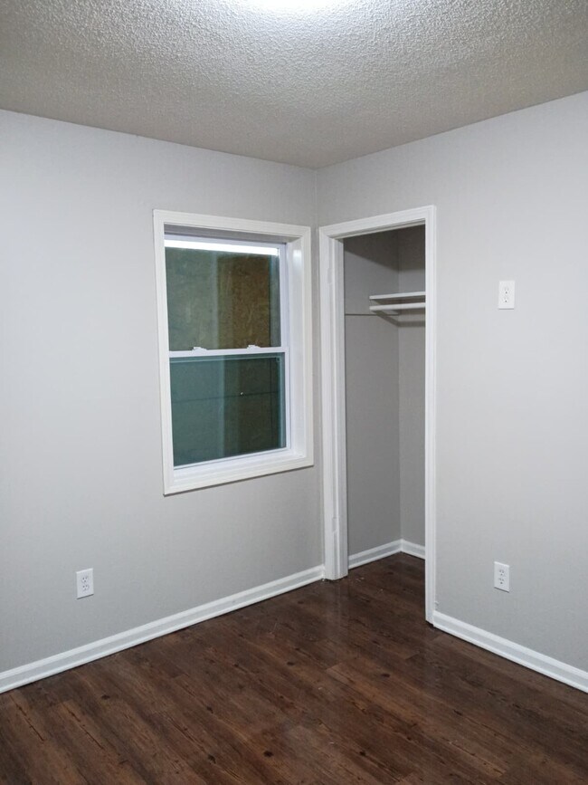 Building Photo - 430 Pickett Rd