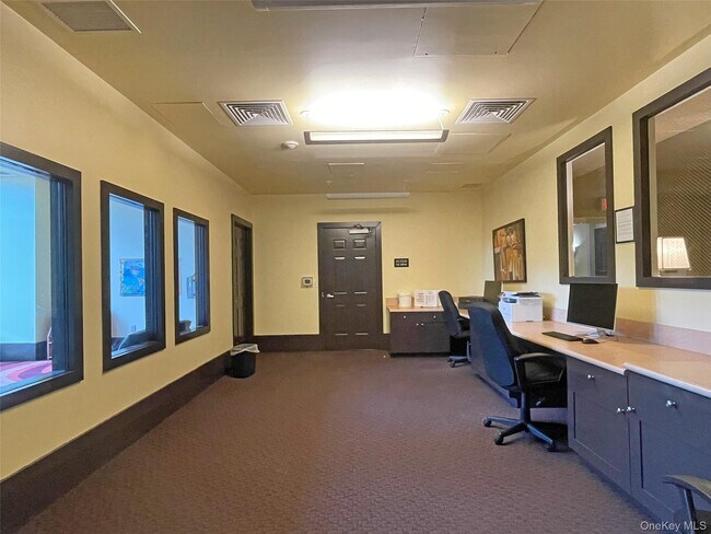 Building Photo - 300 Mamaroneck Ave