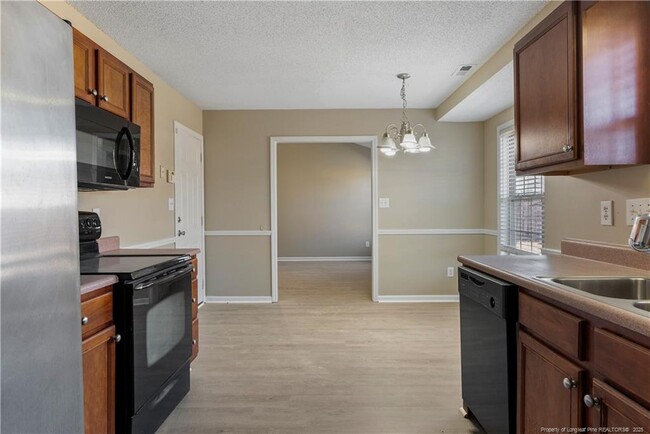 Building Photo - 1456 Middlesbrough Dr