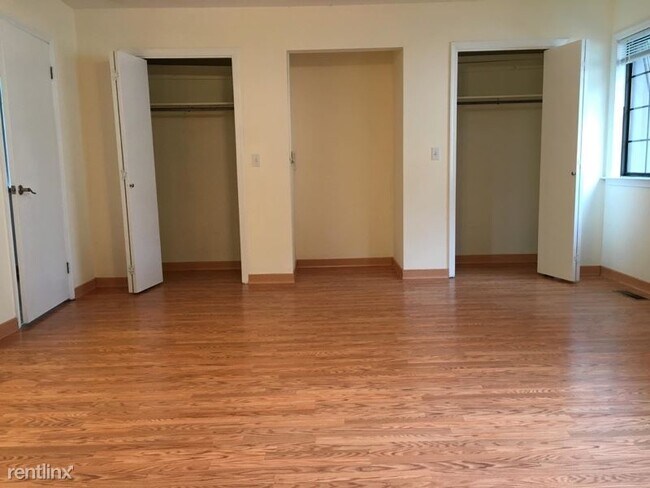 Building Photo - 202 Soundview Ave