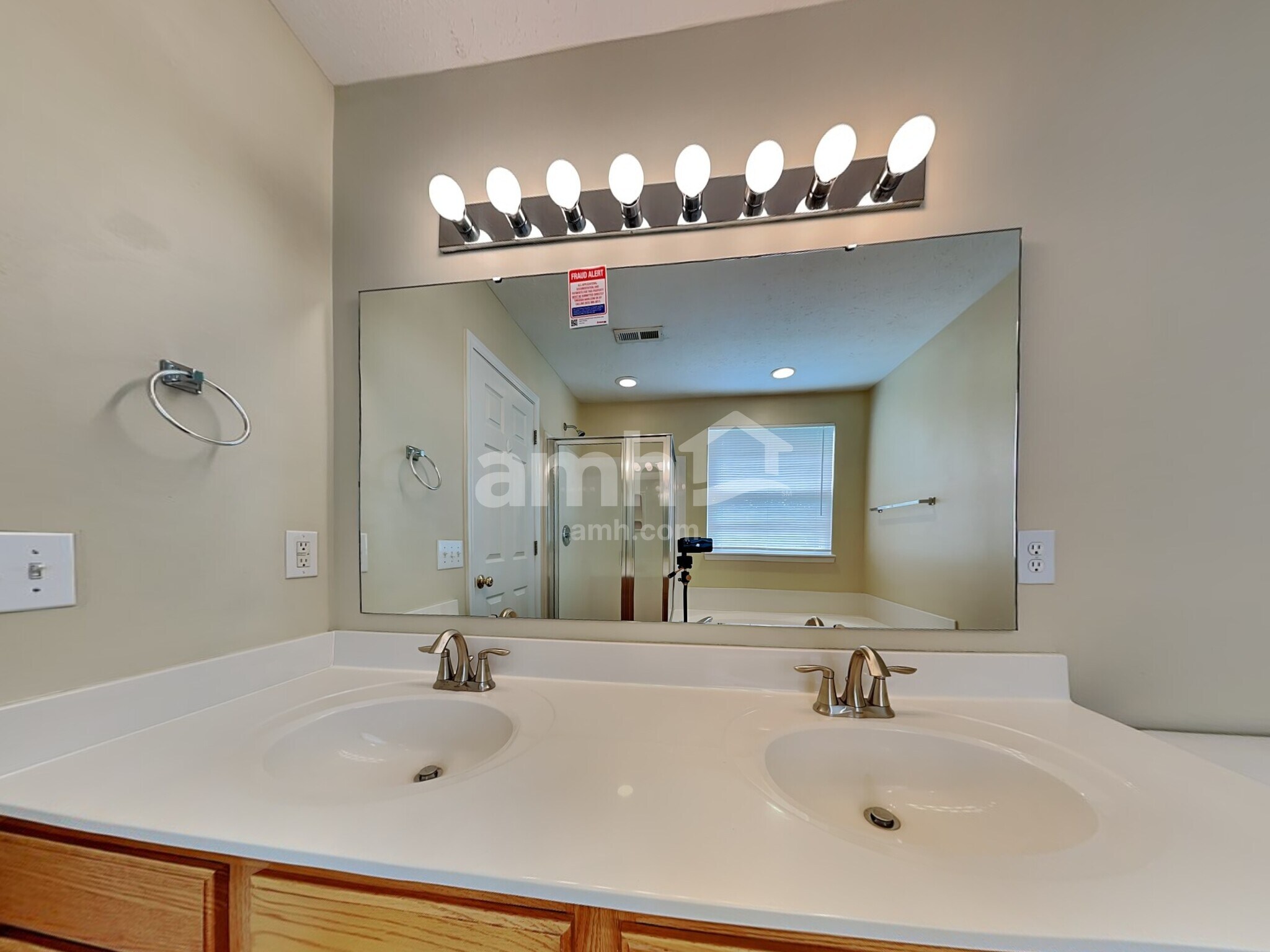 Building Photo - 5813 Columbia Cir