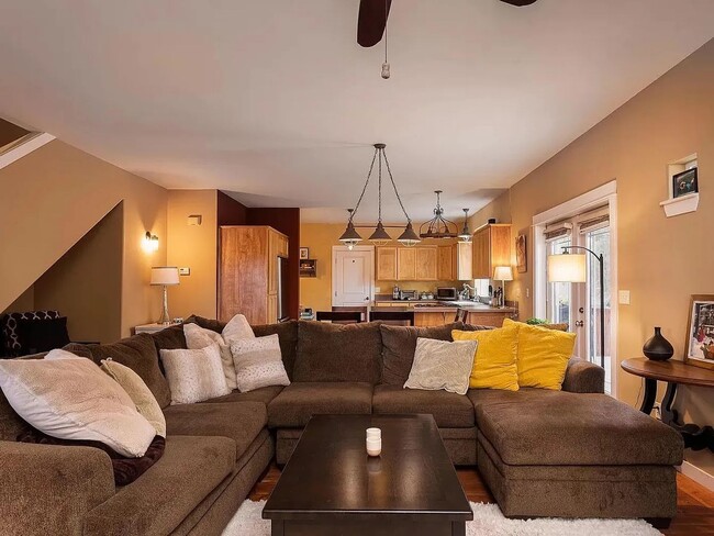 Building Photo - 2242 NW Torrey Pines Dr