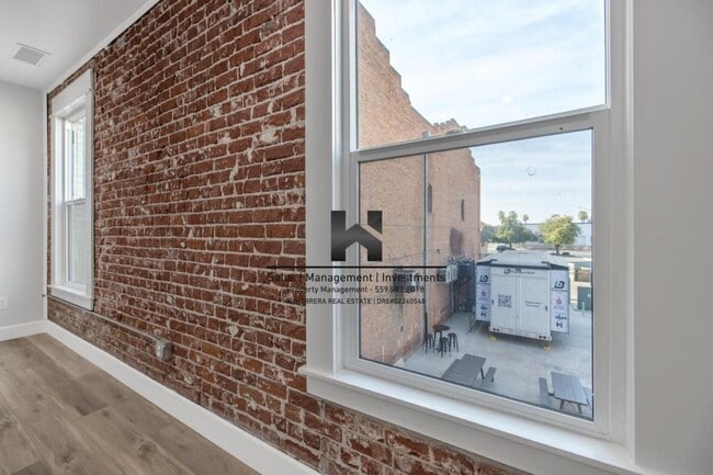 Building Photo - 151 S K St
