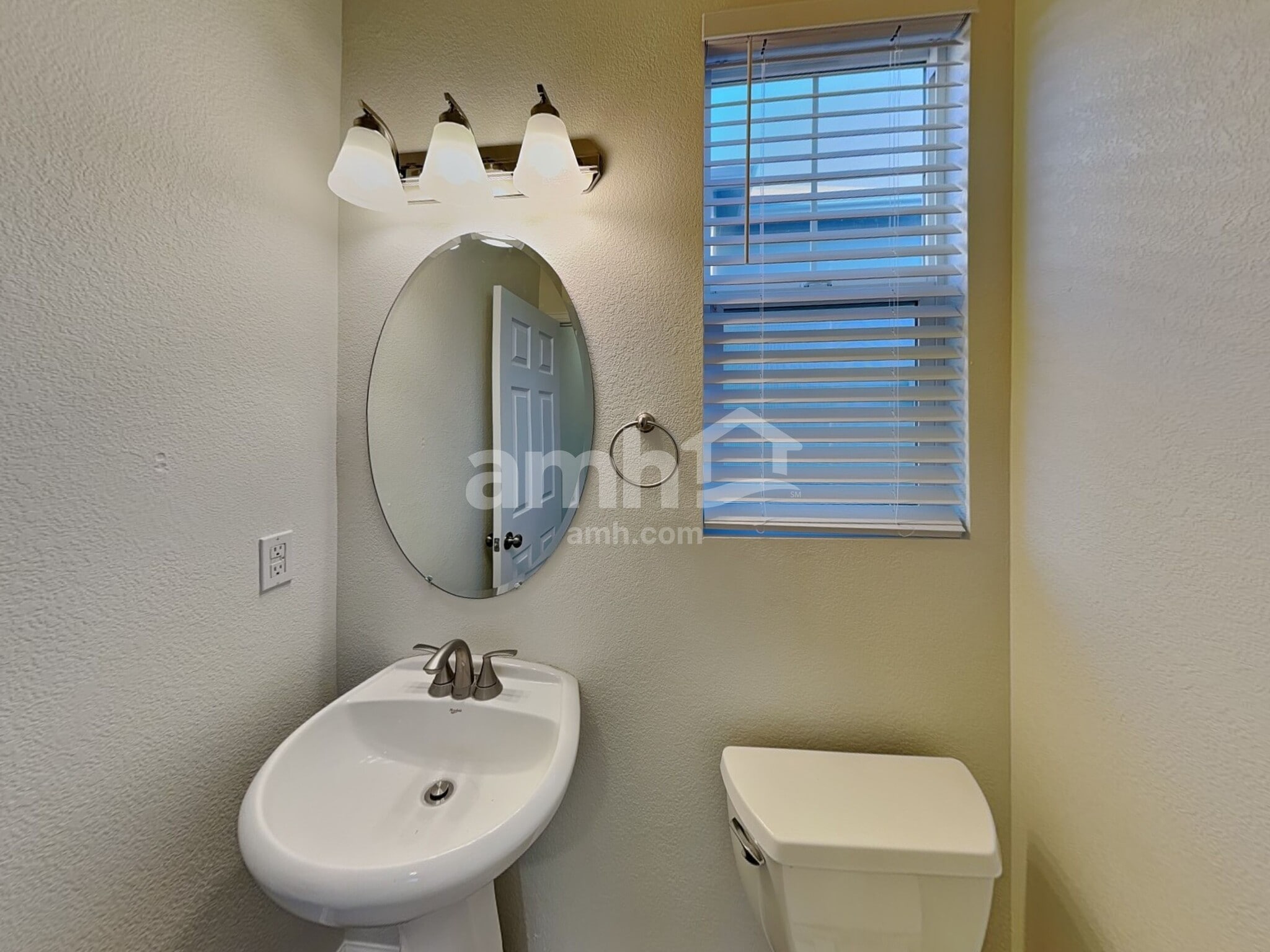 Building Photo - 1192 S Coolidge Cir