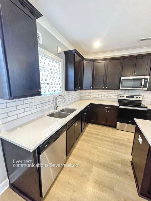 Building Photo - 504 Whitstable Alley