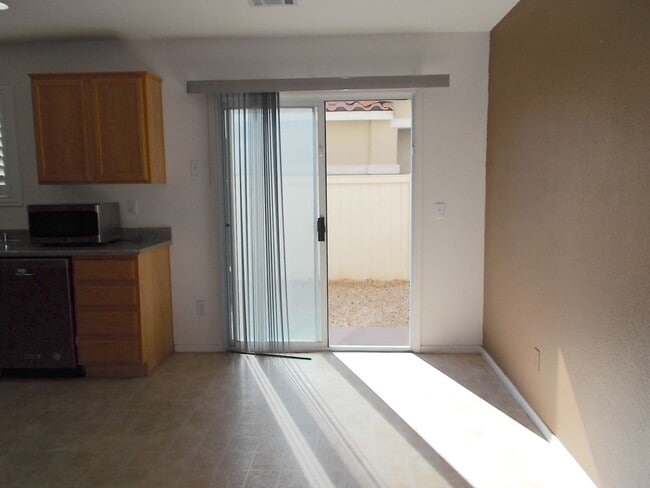 Building Photo - Beautiful 3-Bedroom Two-Story Home in Well...