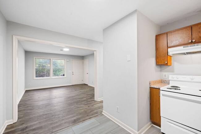 Building Photo - 221 Park Ln