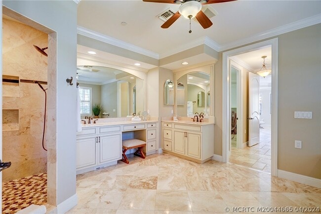 Building Photo - 1528 NE Outrigger Landings Dr