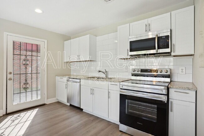 Building Photo - 1770 Rogers Ave SW