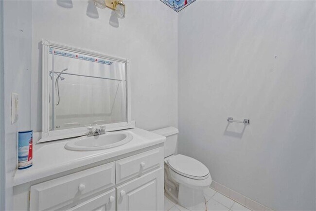 Building Photo - 219 Deerhill Dr
