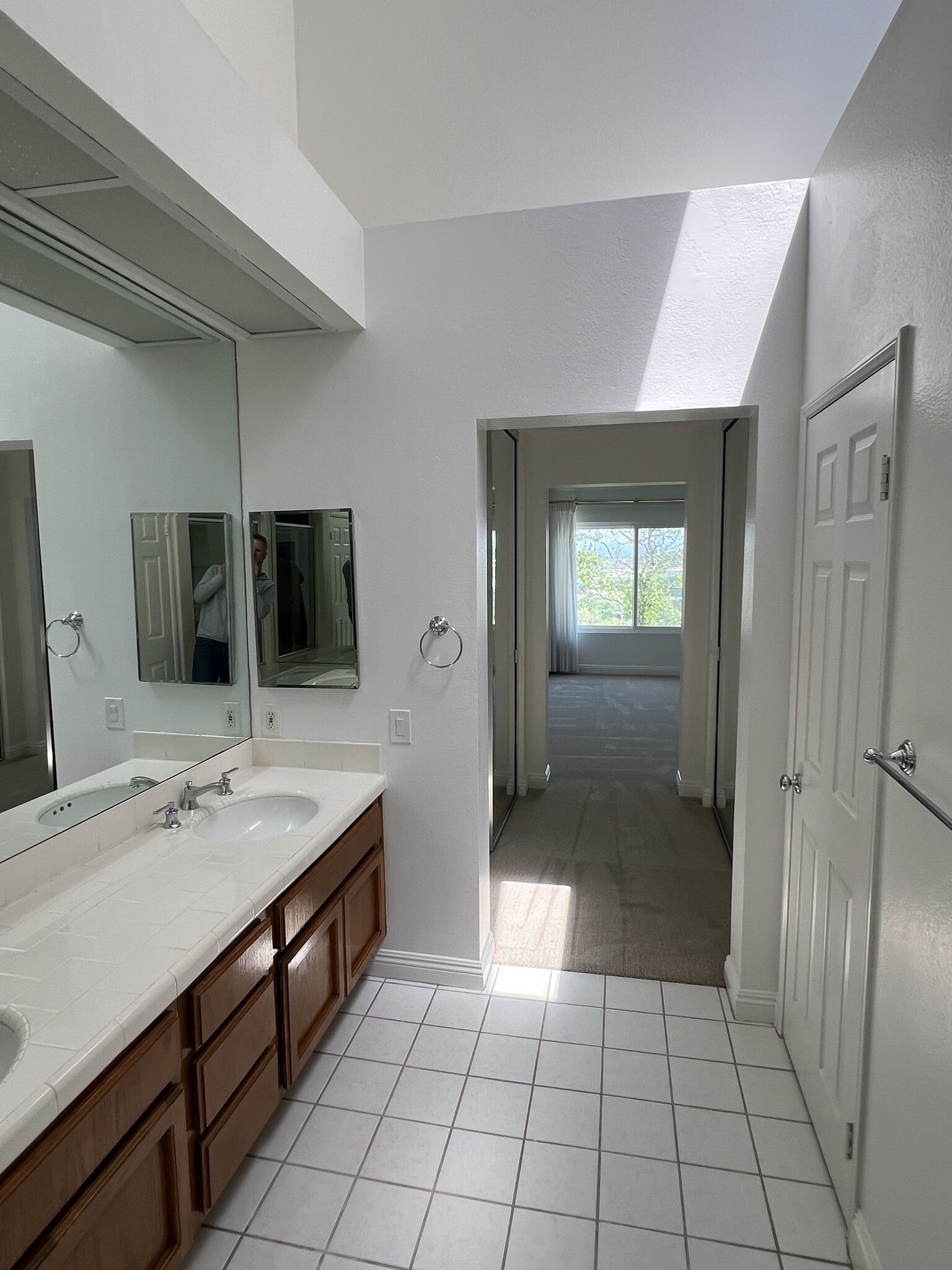Building Photo - 14 Los Gatos