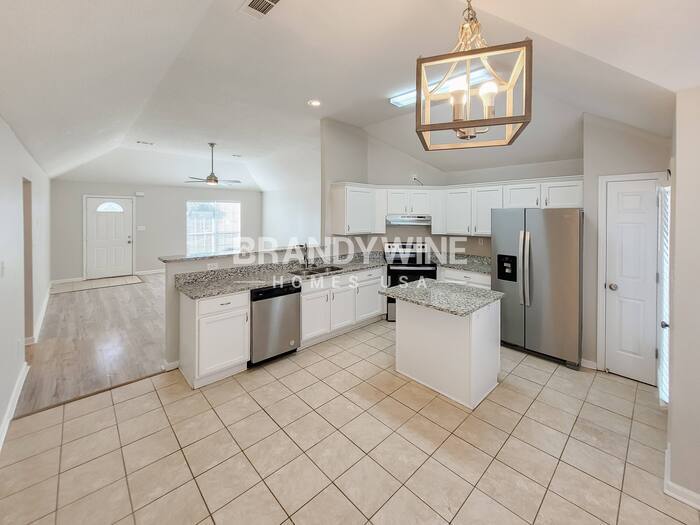 Building Photo - 4890 Phipps Dr