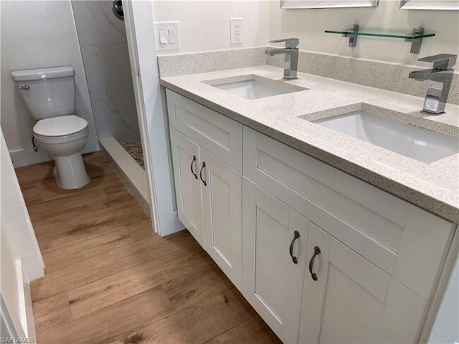 Building Photo - 123 Palm Dr