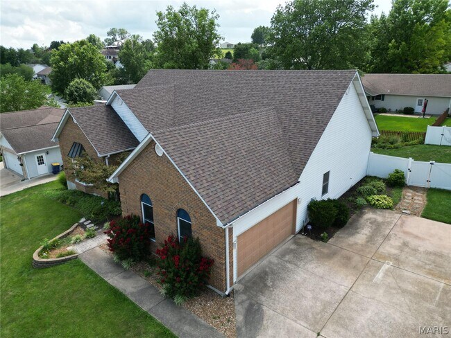 Building Photo - 4 Grayson Ridge Dr