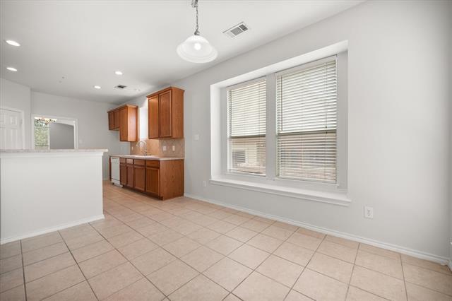 Building Photo - 4208 Glen Garden Dr