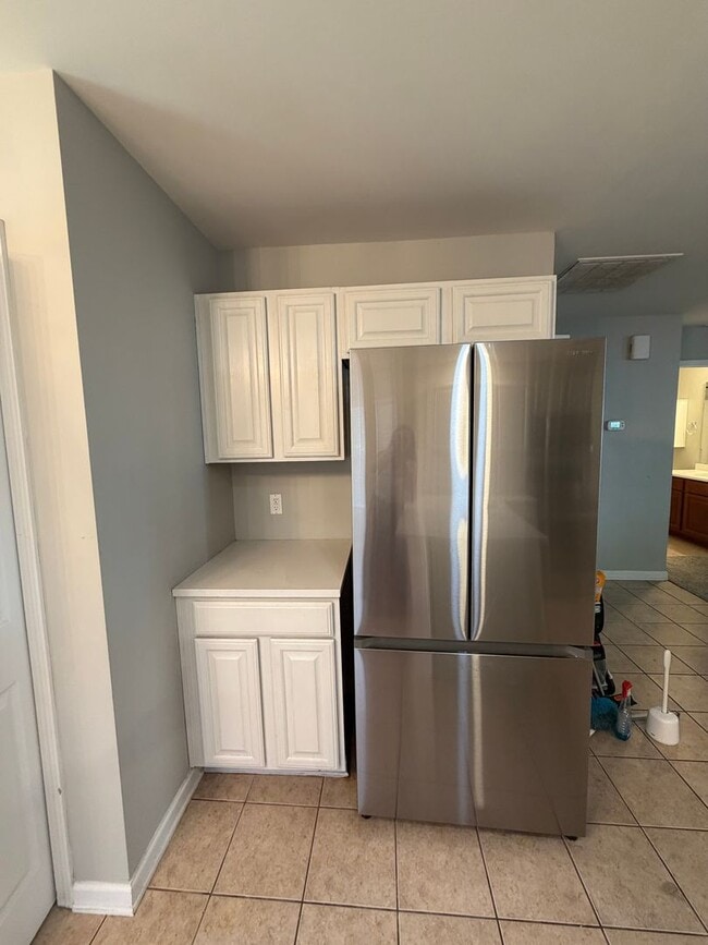 Building Photo - Cute, Convenient Townhome!