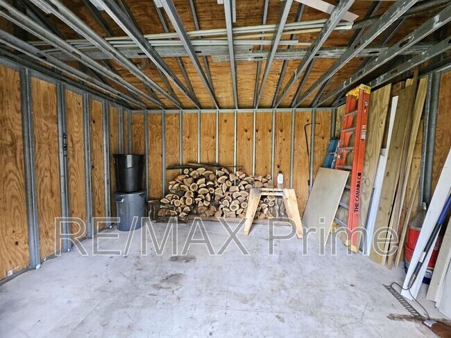 Building Photo - 413 Saddle Ct