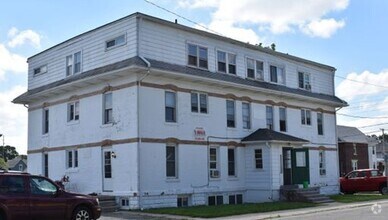 Building Photo - 2 bedroom, 1 bathroom Apartment! AUGUST 2025!