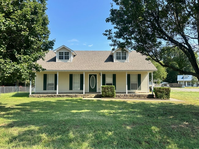 Building Photo - 114 Jessica Ln