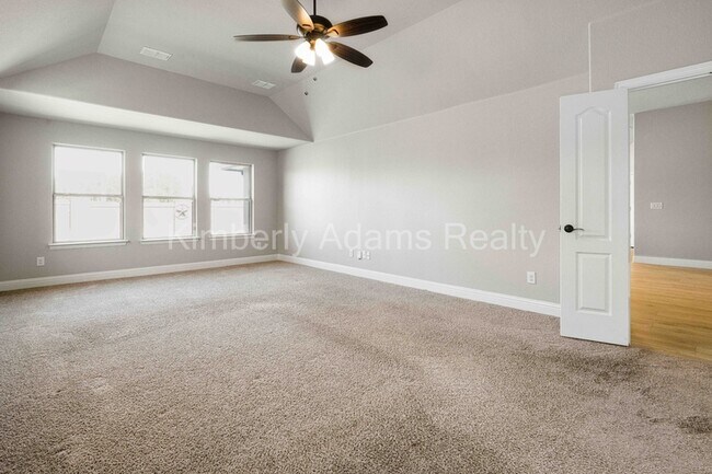 Building Photo - 213 Lariat Trail