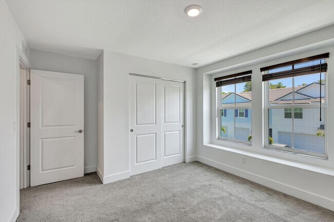 Building Photo - 229 Preserve Trl S