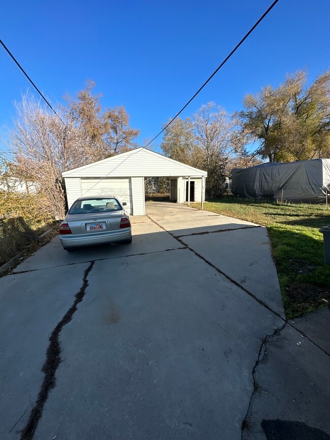 Building Photo - 264 36th St