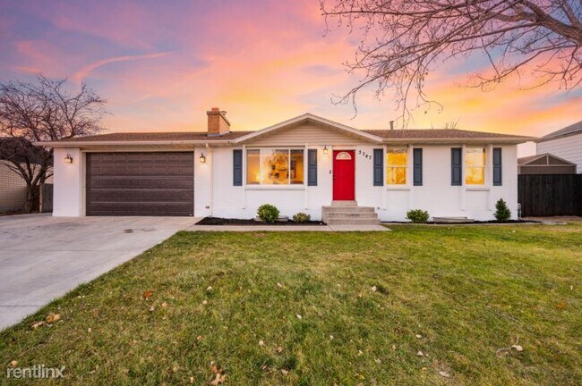 Primary Photo - 5 br, 2 bath House - 3747 W Gandalf Dr