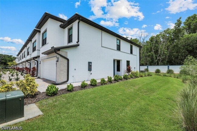 Building Photo - 27907 Radiant Ct