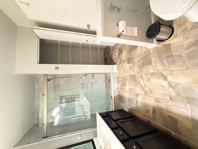 Building Photo - 3161 Hopewell Dr