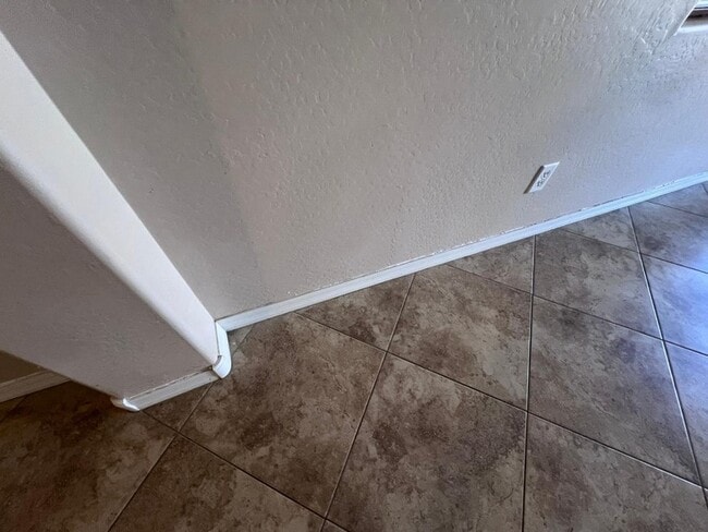 Building Photo - 898 E Del Rio St