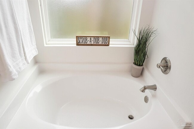 Building Photo - 2110 Cambridge Park Dr