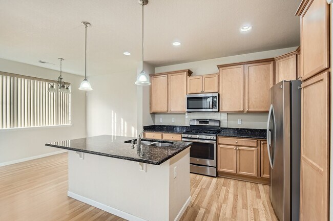 Building Photo - 9090 E Phillips Ln