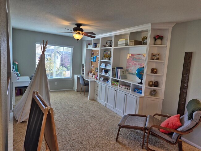 Building Photo - 11049 Meadowvale Cir