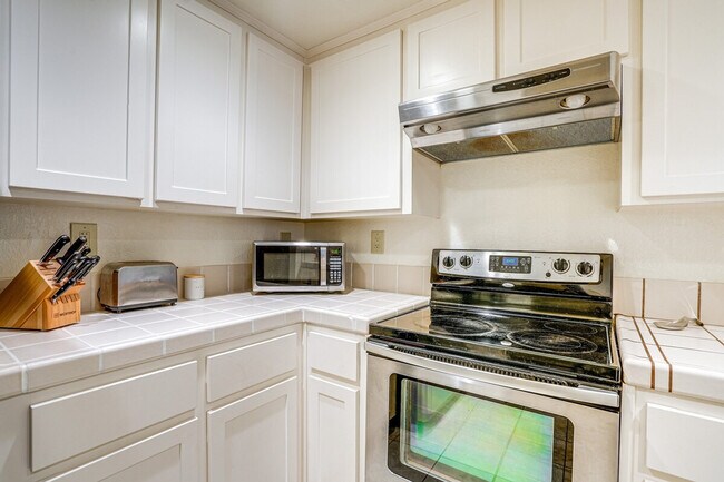 Building Photo - 3641 West Ct