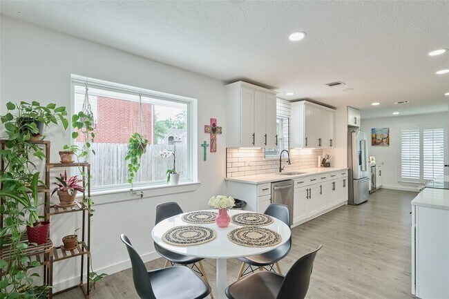 Building Photo - 3607 Hickory Hill Ln