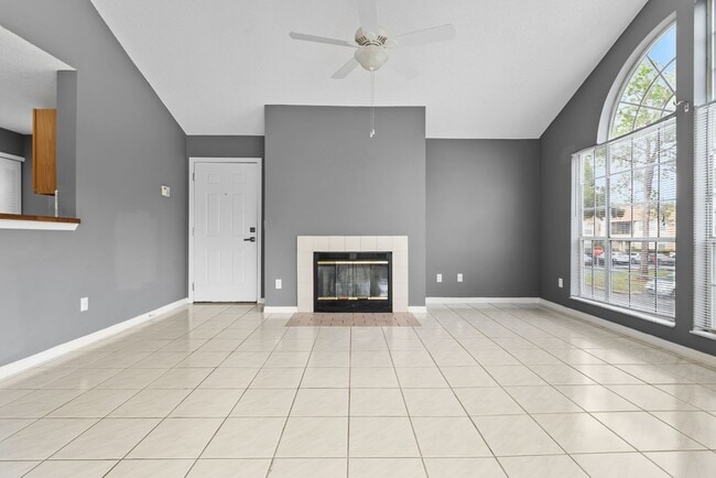 Building Photo - 709 Youngstown Pkwy