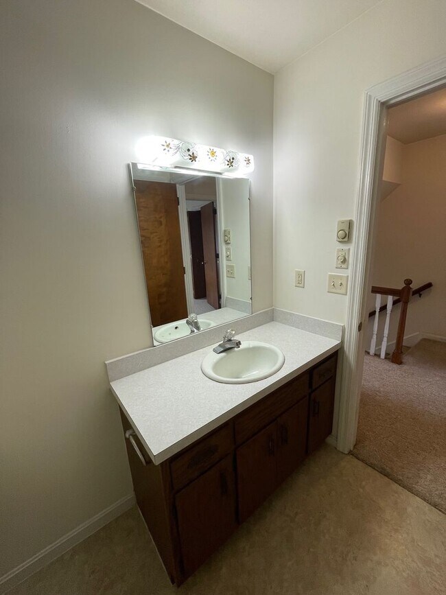 Building Photo - 550 S Hanover St