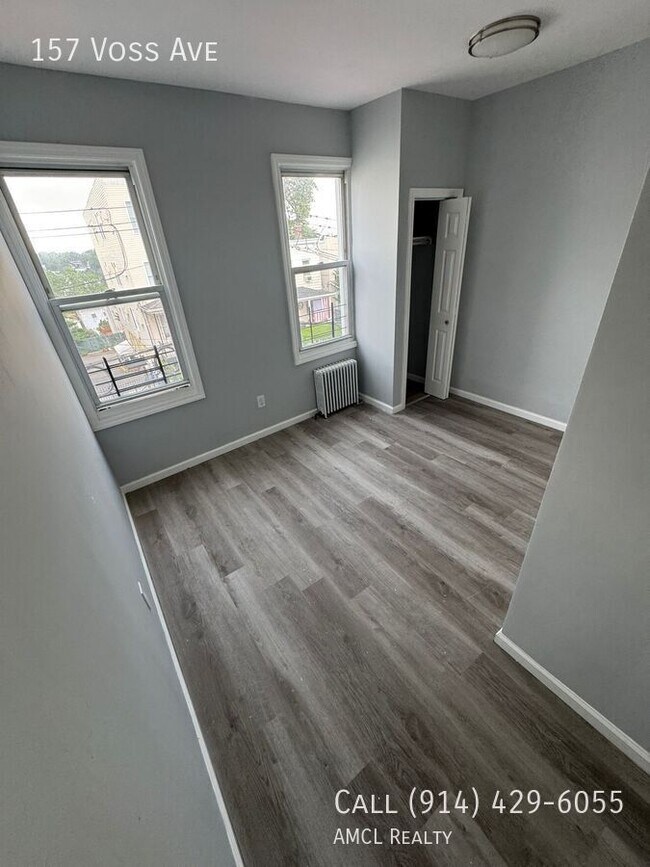 Building Photo - 157 Voss Ave