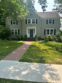 Building Photo - 136 Adams Pl